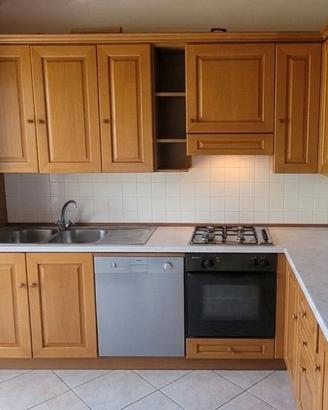 Cucina usata completa di elettrodomestici
