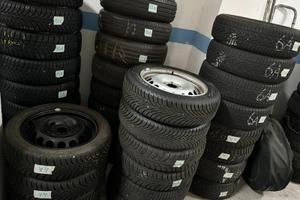 GOMME, CERCHI e BORCHIE COPRI CERCHIONI