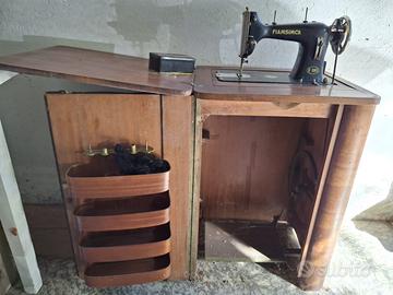 Macchina da cucire vintage