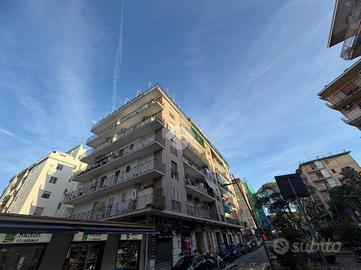 3 LOCALI A NAPOLI