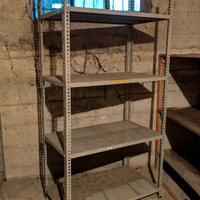 Scaffalature da lavoro in metallo