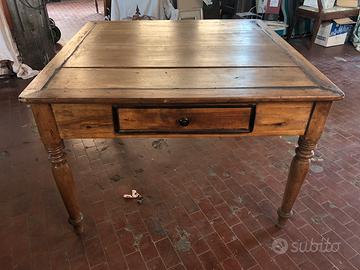 Tavolo toscano meta’ 800 in noce