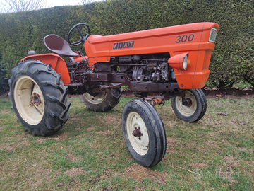 Fiat 300 con sollevatore e 2 prese di forza