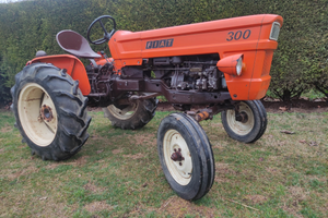 Fiat 300 con sollevatore e 2 prese di forza