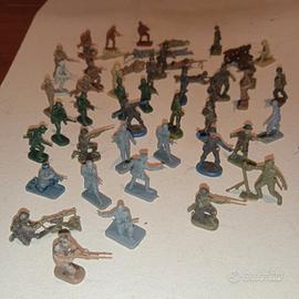 lotto di 50 soldatini scala 1/72