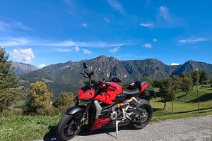 ducati streetfighter v2 (2022)