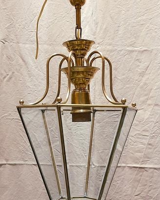 Lampadario a forma di lanterna