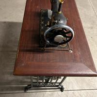 Macchina da cucire Necchi