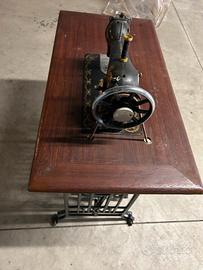 Macchina da cucire Necchi