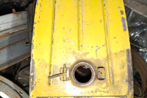 serbatoio originale conservato vespa giallo cromo