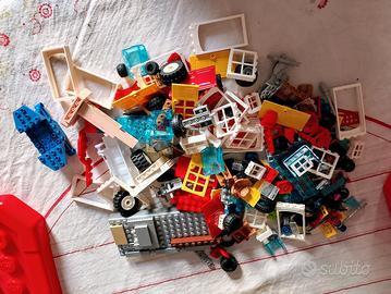 Vari pezzi LEGO 