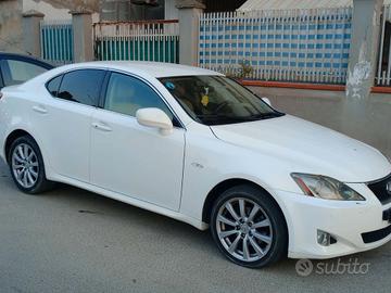 Lexus IS 220d