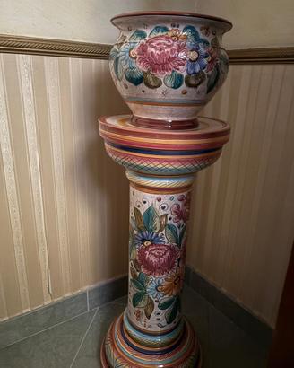 Vaso con colonna in ceramica di deruta
