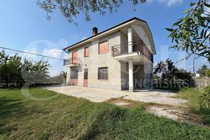 Casa Indipendente Bra [Rif. 26044VRG]