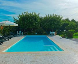 Oasi villa eden con piscina