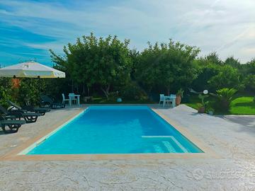 Oasi villa eden con piscina