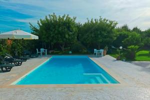 Oasi villa eden con piscina