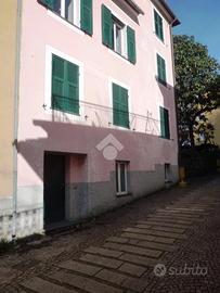 4 LOCALI A MEZZANEGO