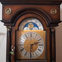 Orologio a pendolo a colonna