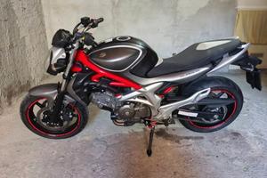 🔥 Suzuki Gladius SFV 650 – SOLO 4.254 KM! 🔥