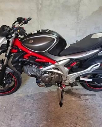 🔥 Suzuki Gladius SFV 650 – SOLO 4.254 KM! 🔥