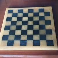 Scacchiera in alabastro artigianale di volterra