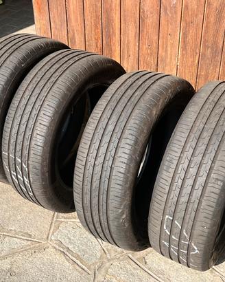 Pneumatici Continental 215/55 R17 estivi usati poc