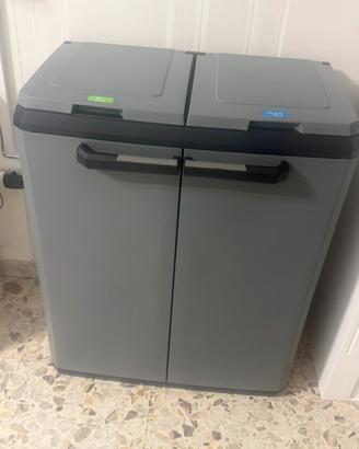 Bidoni per immondizia