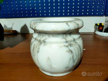 Portavaso in marmo
