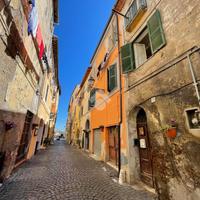 2 LOCALI A CIVITA CASTELLANA