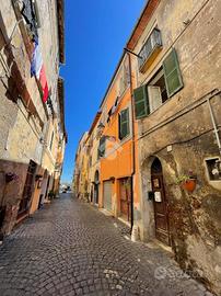 2 LOCALI A CIVITA CASTELLANA