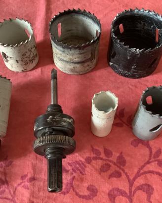 Set di frese a tazza e due supporti