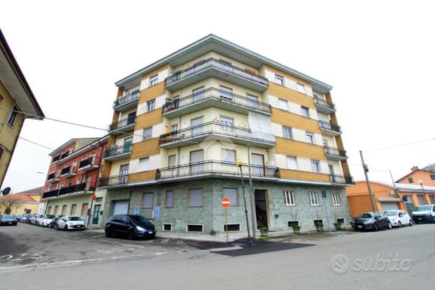 4 LOCALI A SANTHIÀ