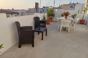 Peschici casa in zona centrale con ampio terrazzo