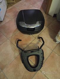 Bauletto Givi con supporto senza chiavi