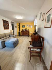 Appartamento di 120 m² con 5 locali e box auto a B