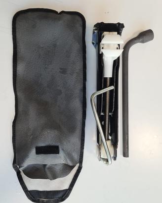 Cric a pantografo auto completo di manovella 400Kg