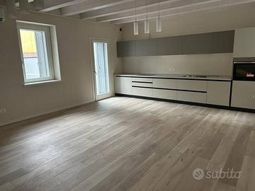 Appartamento di 154 m² con 3 locali e box auto a U
