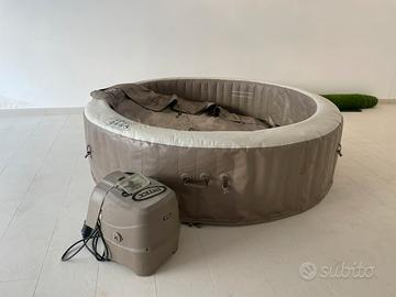 Piscina Intex idromassaggio 8 posti – €350