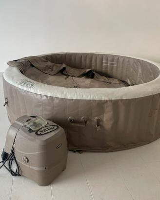 Piscina Intex idromassaggio 8 posti – €350