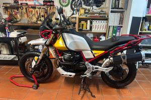 Moto Guzzi VT 85 TT Grafiche rievocative