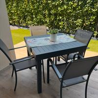 Tavolo da giardino allungabile e 4 sedie