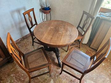 Tavolo tondo+ 4 sedie in legno 