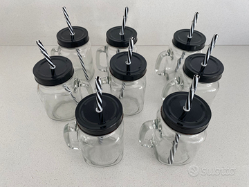 Bicchieri a barattolo con cannuccia