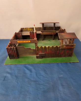 FORTINO GIOCATTOLO IN LEGNO FAR WEST PER SOLDATINI