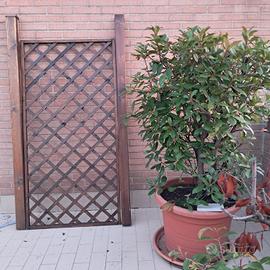 Pali e grata per fioriera da esterno