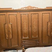 Elegante Armadio Classico in legno