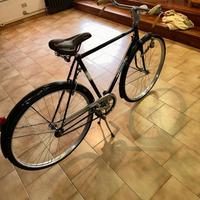 Bicicletta antica restaurata