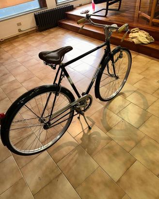 Bicicletta antica restaurata