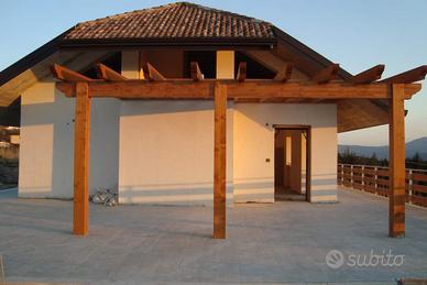 Villetta con 6000 mq di terreno